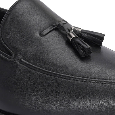 Rover Tassel Loafers by Aspeerio