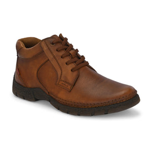 Mudtrail Lace-Up Low Ankle Boots by Aspeerio
