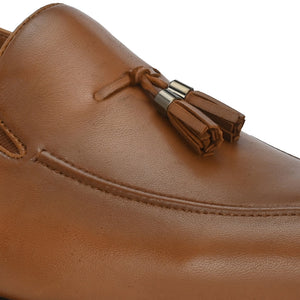 Rover Tassel Loafers by Aspeerio