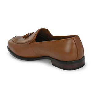 Rover Tassel Loafers by Aspeerio