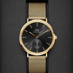 Classic Men Quartz Black Dial Analog Stainless Steel Watch DW00100713K