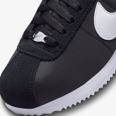 Nike | CORTEZ TXT  { BLACK/WHITE