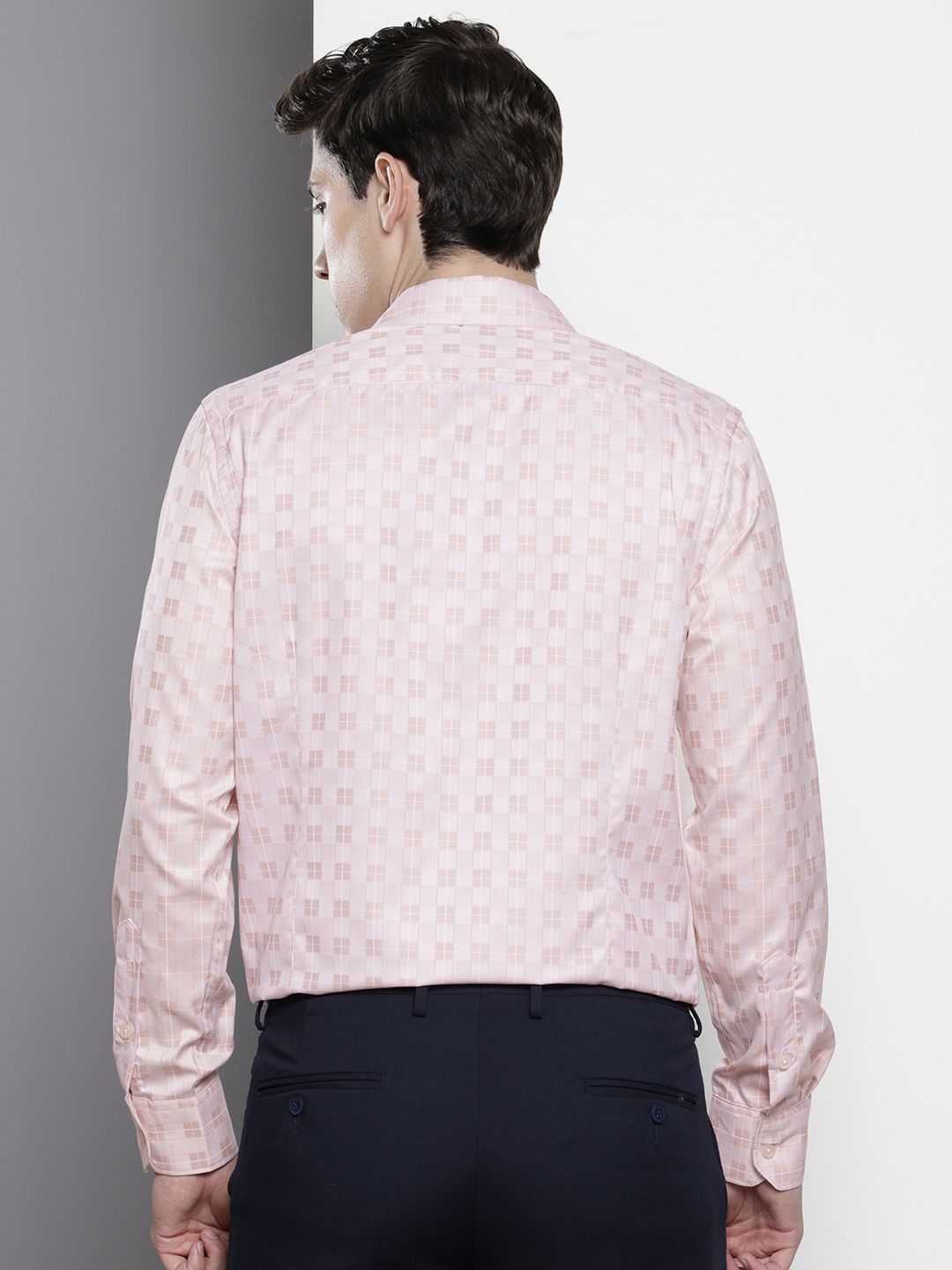 Men's Peach Slim Fit Checked Formal Shirt