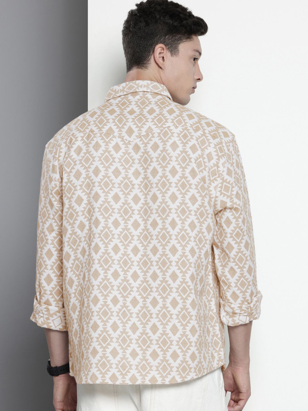 Men's Beige Relaxed Fit Geometric Print Casual Shirt