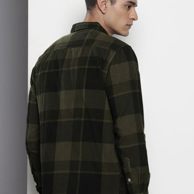 Men's Black Regular Fit Checked Casual Shirt