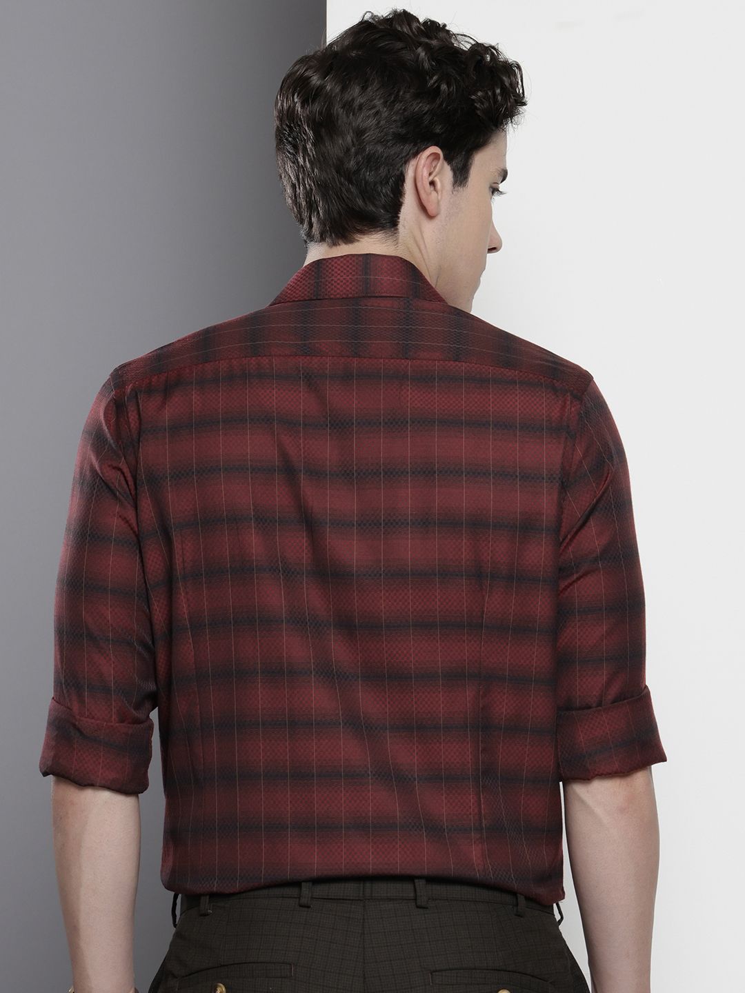 Men's Maroon Slim Fit Checked Formal Shirt