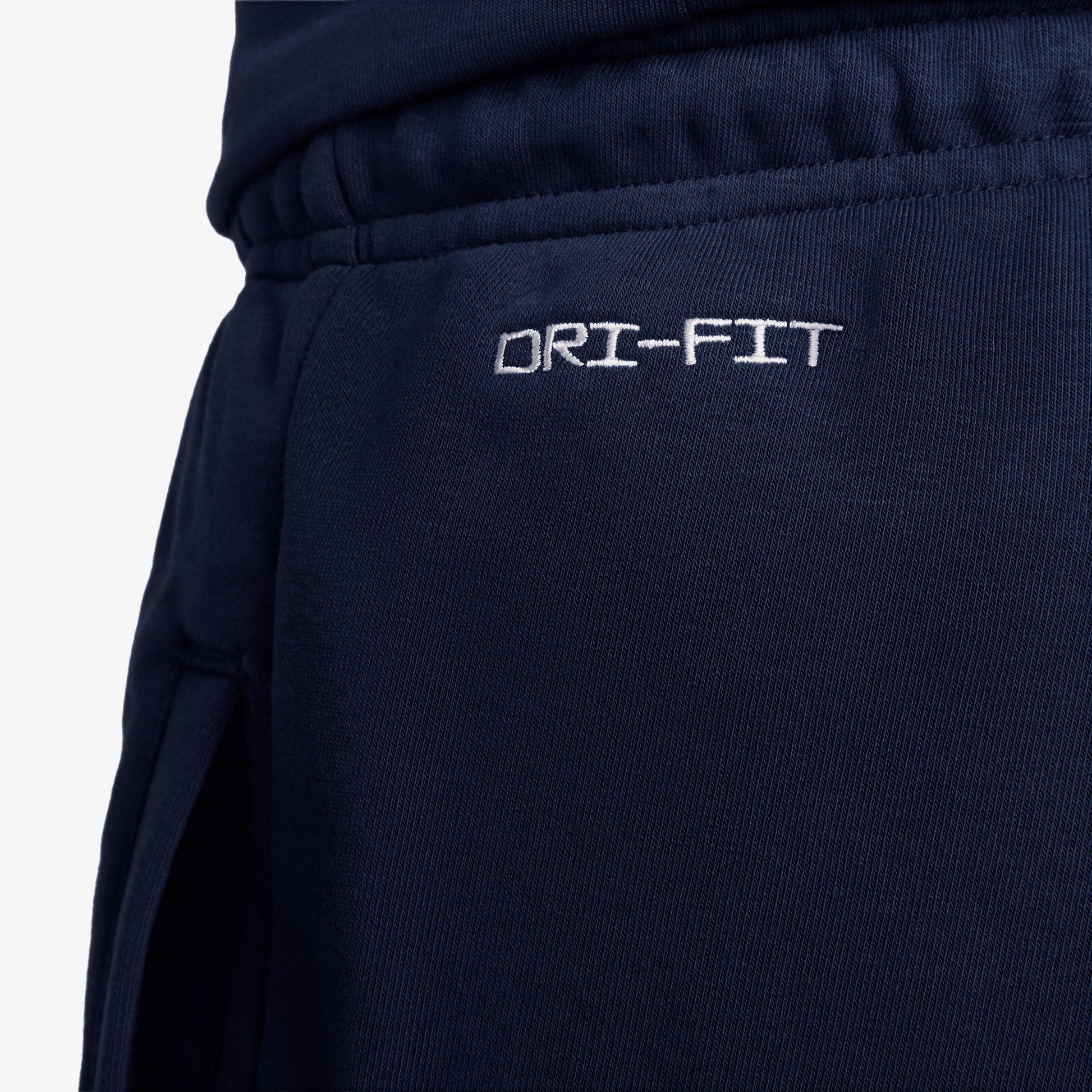 NIKE | PARIS SAINT-GERMAIN STANDARD ISSUE DRI-FIT SOCCER TAPERED PANT { MIDNIGHT NAVY/UNIVERSITY RED