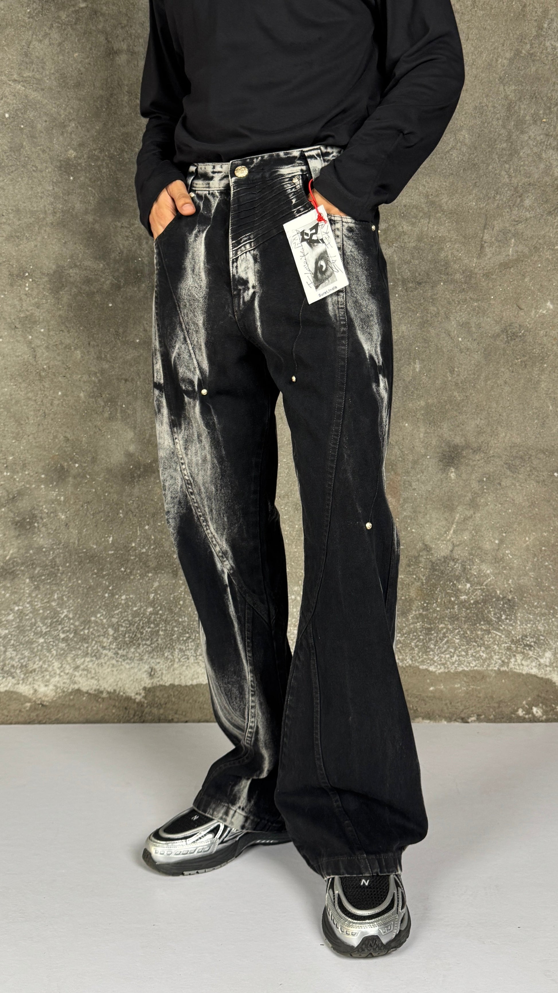 Waves Panelled-Shibori Black