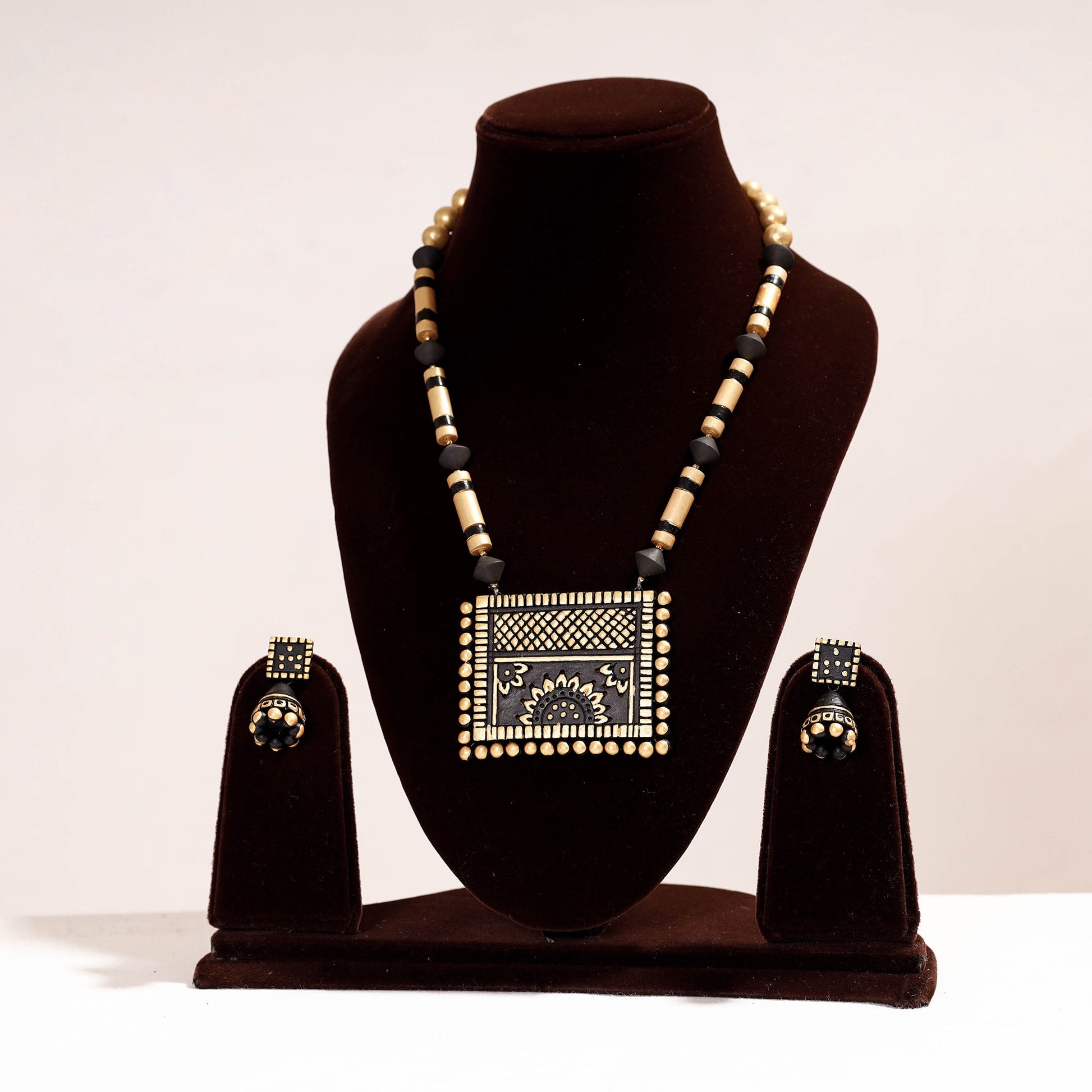 Bishnupur Handpainted Terracotta Necklace Set 01