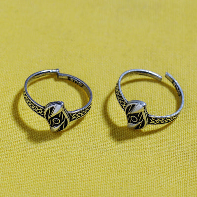 Antique Silver Finish Oxidised Brass Base Toe Ring (Adjustable)