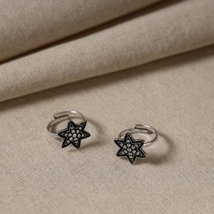 Antique Silver Finish Oxidised Brass Base Toe Ring (Adjustable)
