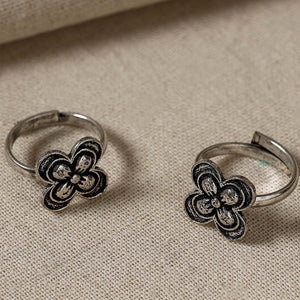 Antique Silver Finish Oxidised Brass Base Toe Ring (Adjustable)