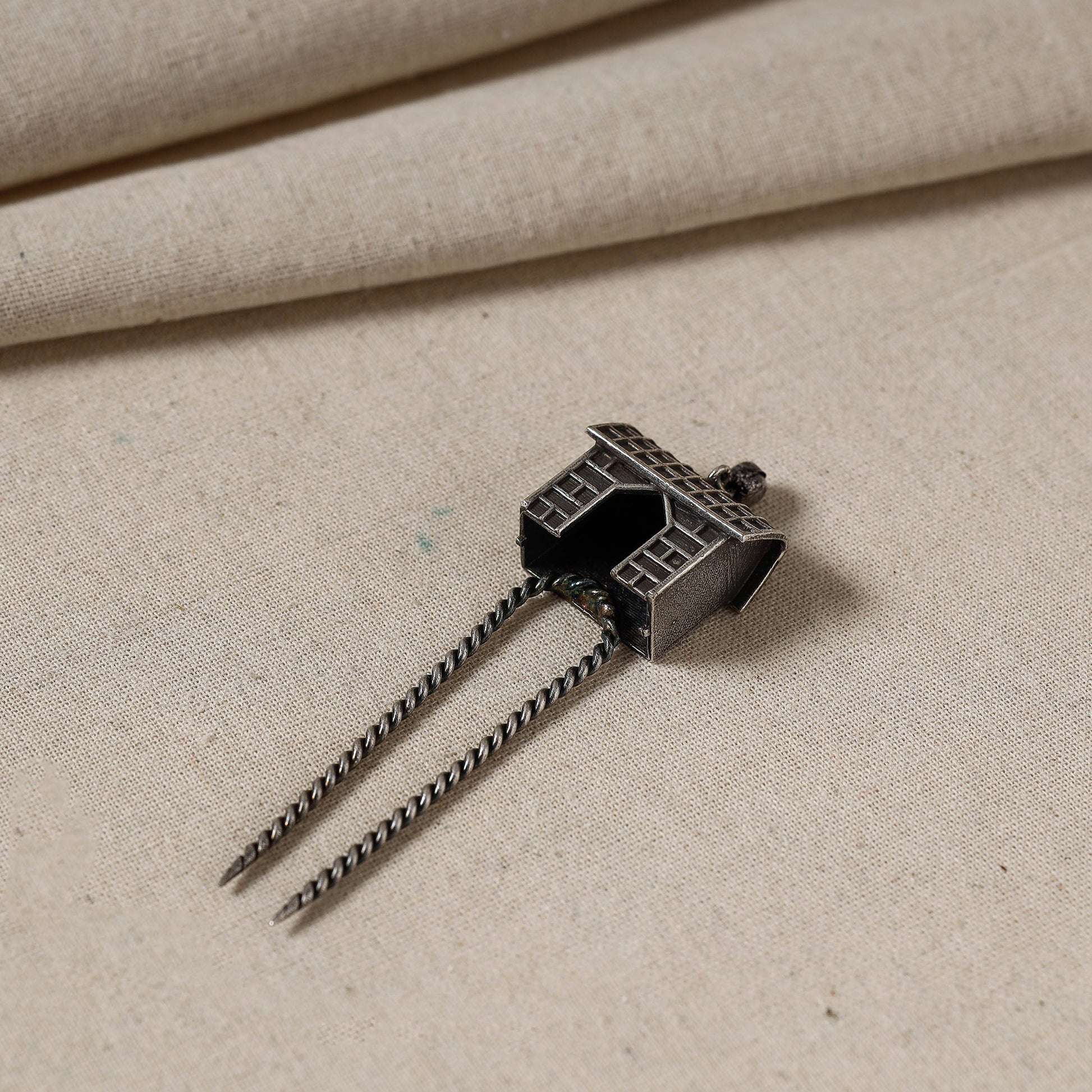 Antique Silver Finish Oxidised Brass Base juda Pin