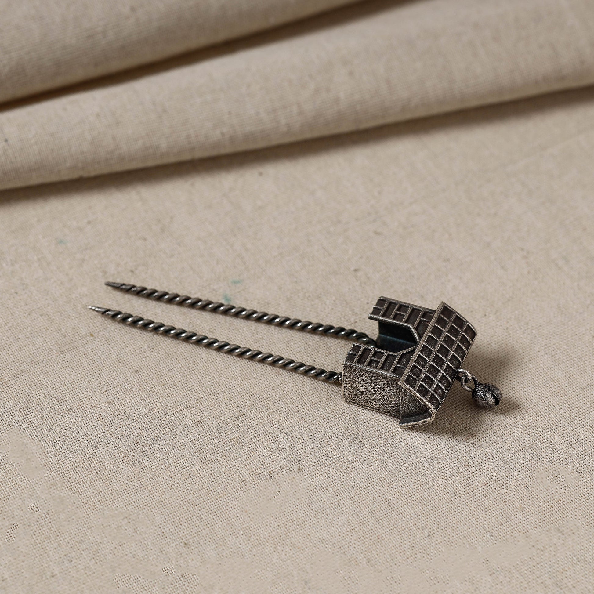 Antique Silver Finish Oxidised Brass Base juda Pin