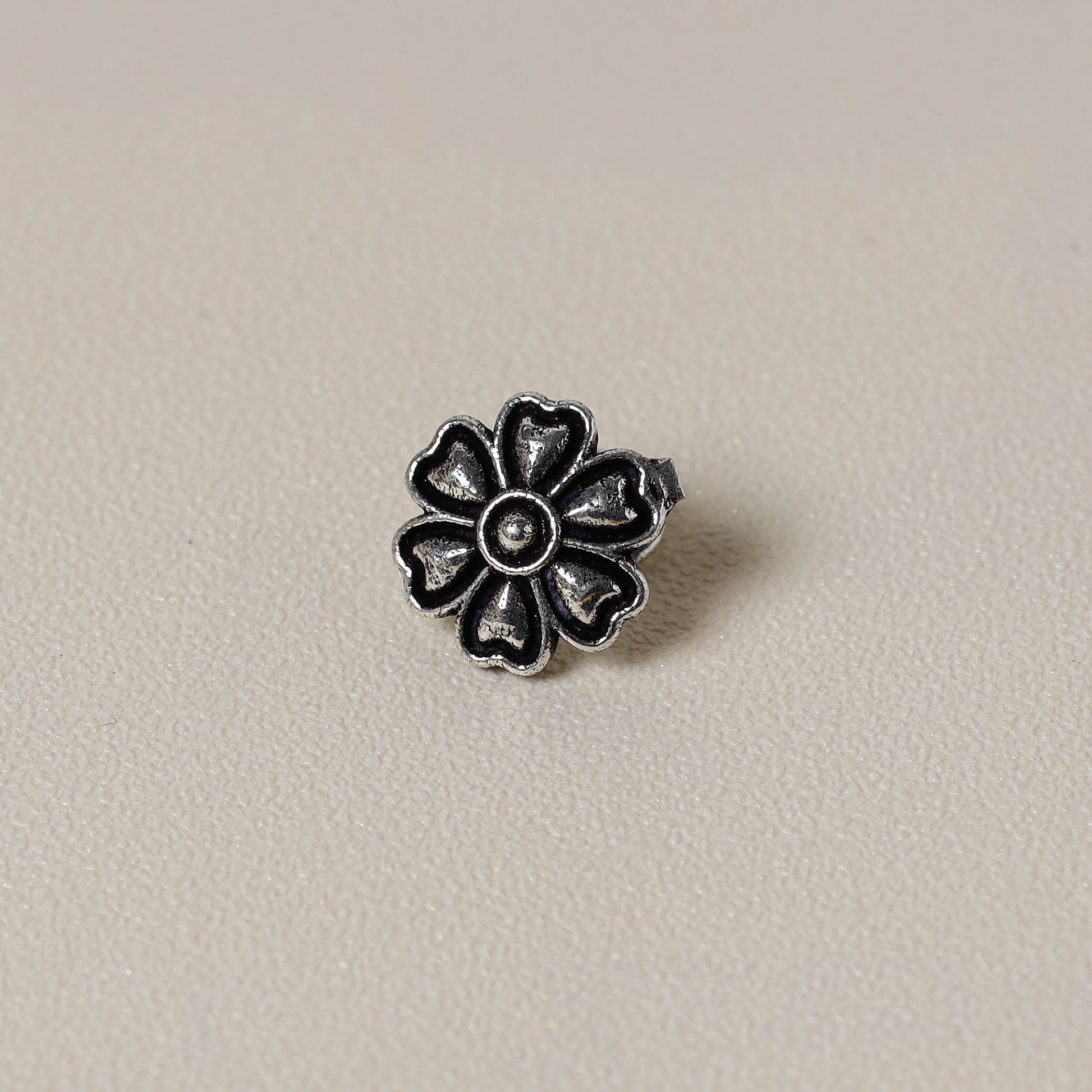 Antique Silver Finish Oxidised Brass Base Nosepin
