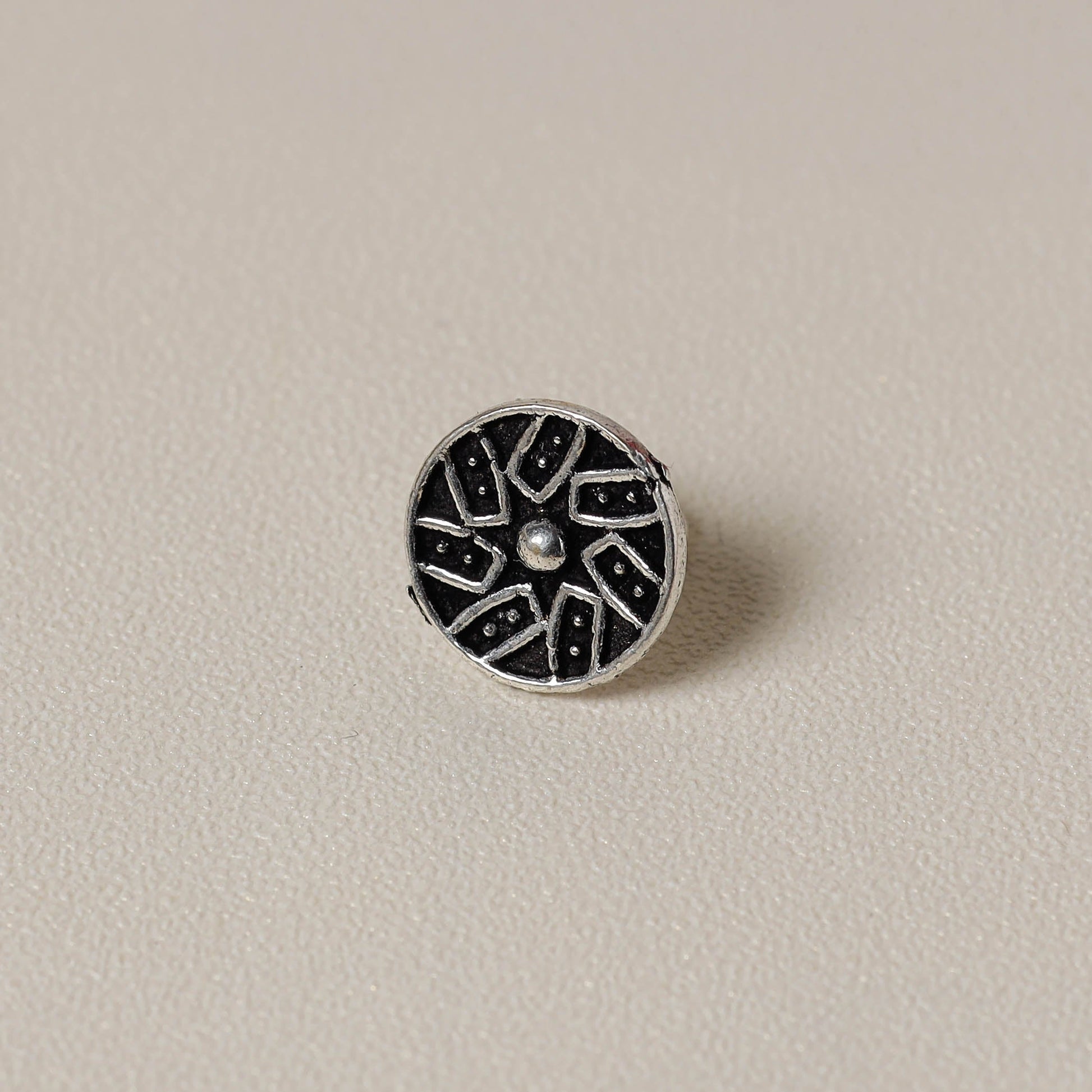 Antique Silver Finish Oxidised Brass Base Nosepin