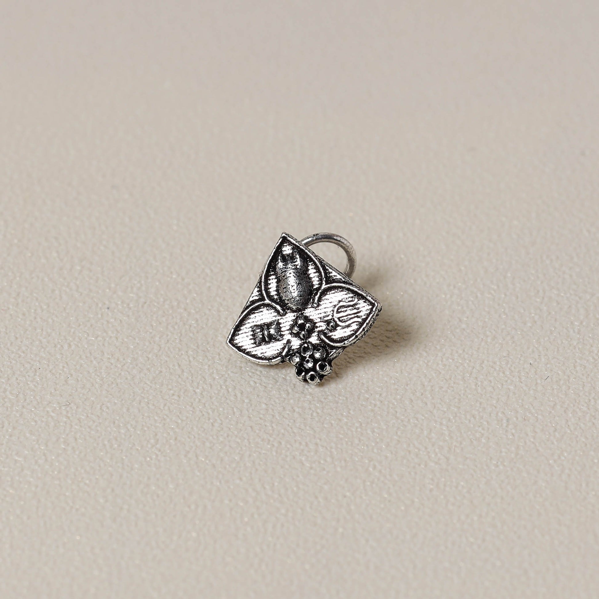Antique Silver Finish Oxidised Brass Base Nosepin