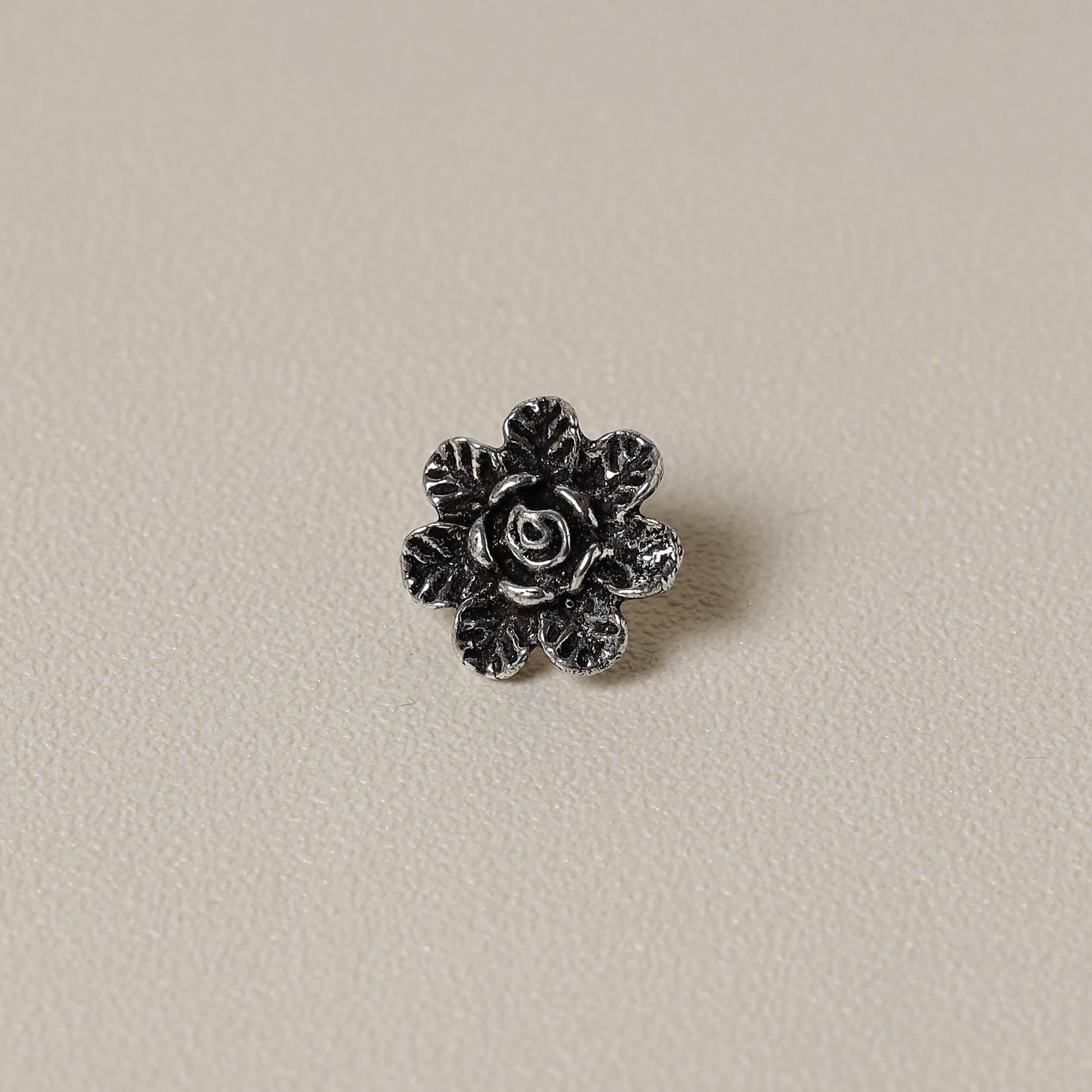 Antique Silver Finish Oxidised Brass Base Nosepin