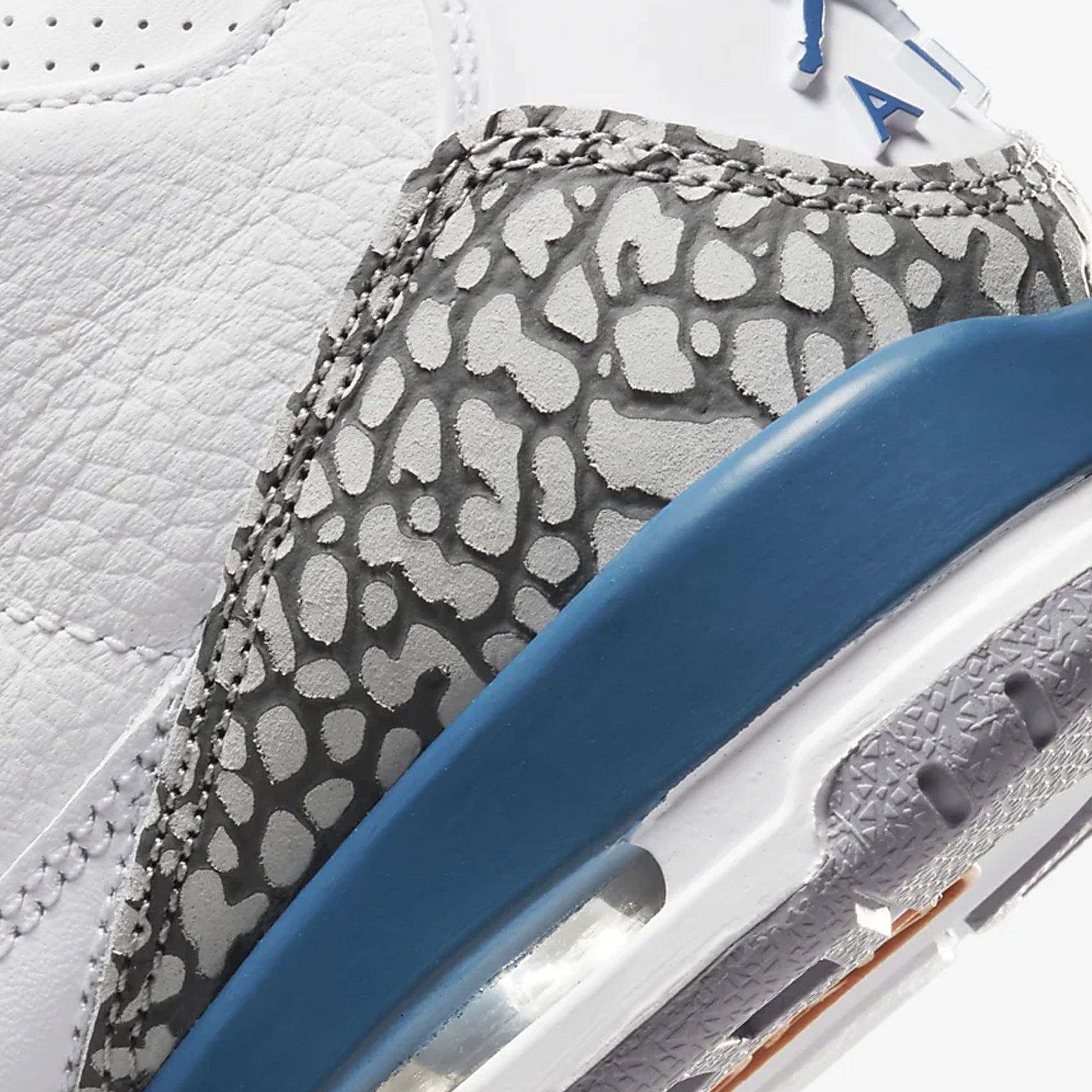 Jordan | AIR JORDAN 3 RETRO  { WHITE/TRUE BLUE