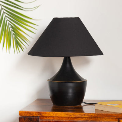 'Intriguingly Goth' Handcrafted Table Lamp in Iron (14 Inch, Matte Black)