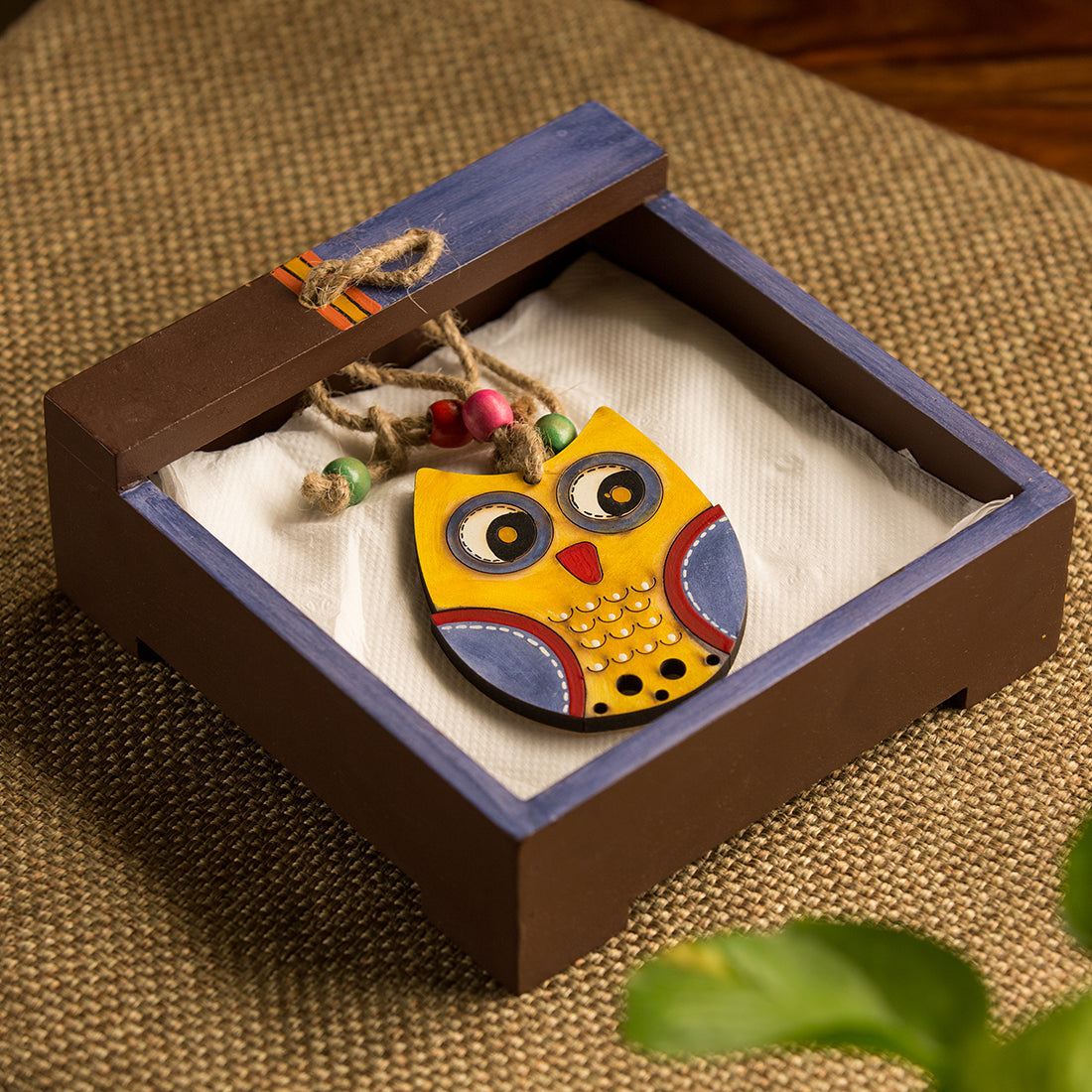 'Owl Motif' Tissue Holder In Pine Wood