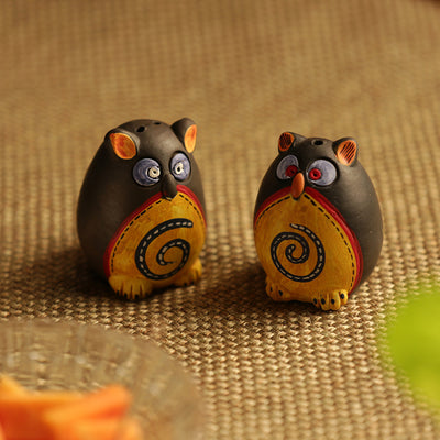 Small 'Twin Owl Shaped' Salt & Pepper Shaker Set In Terracotta (Set Of 2)