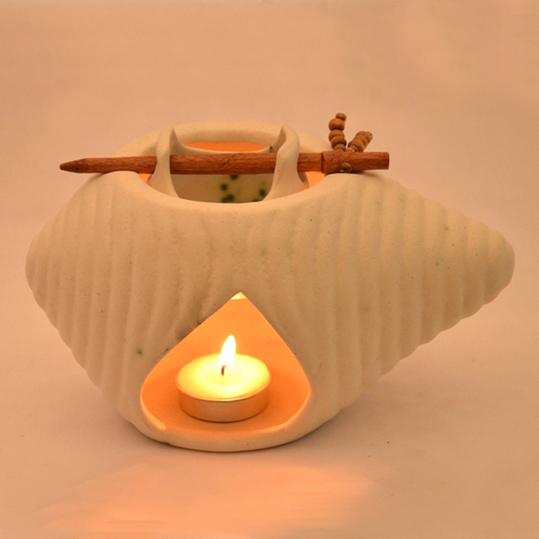 'Shankh Shaped' Ceramic Oil Burner In White
