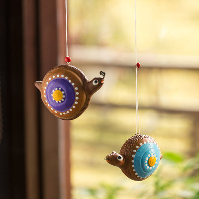 'Spiral Snails' Handpainted Garden Decorative Terracotta Hangings (Set of 2)