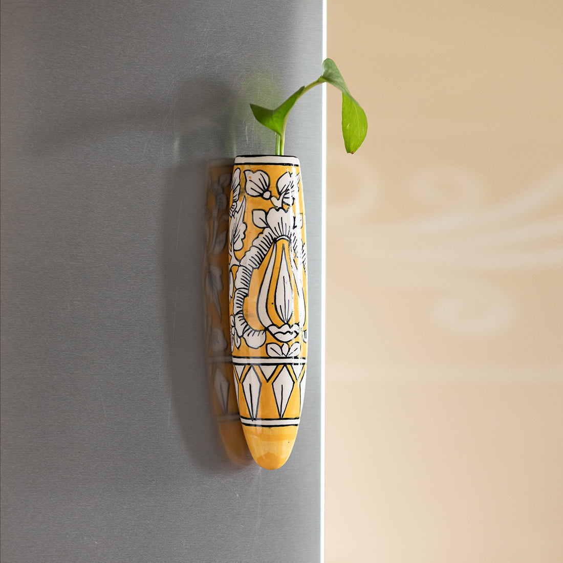 'Mughal Tales' Magnetic Fridge Planter In Ceramic