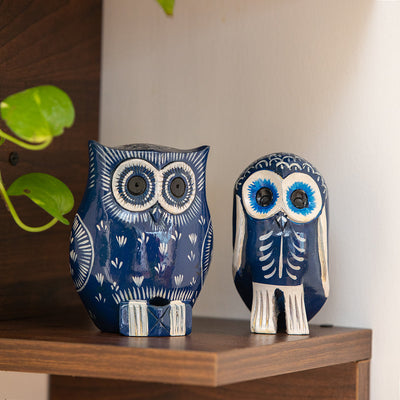 'The Silent Owl Pair' Handpainted Showpiece In Eucalyptus Wood (Set of 2)