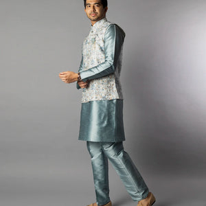Light Grey Kurta Set With Straight Fit Pants And Nehru Jacket-Grey