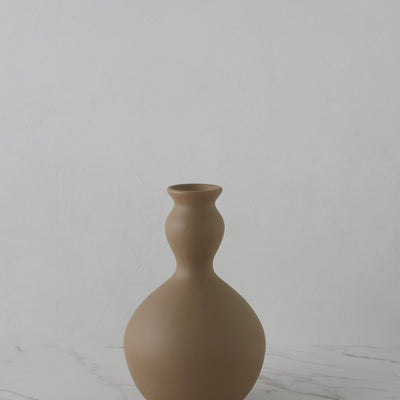 Elias Vase