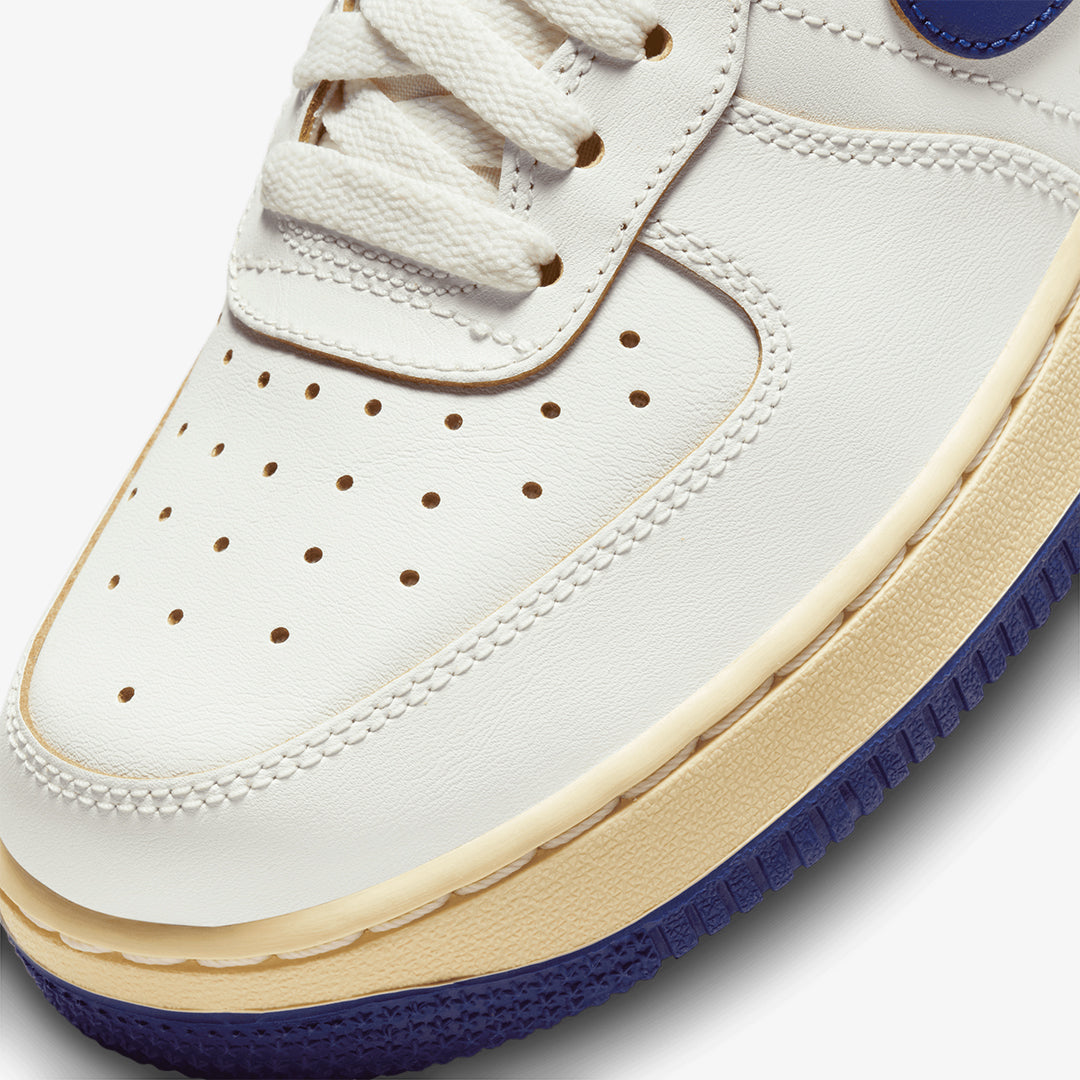 Nike | AIR FORCE 1 '07 { SAIL/DEEP ROYAL BLUE-PALE VANILLA