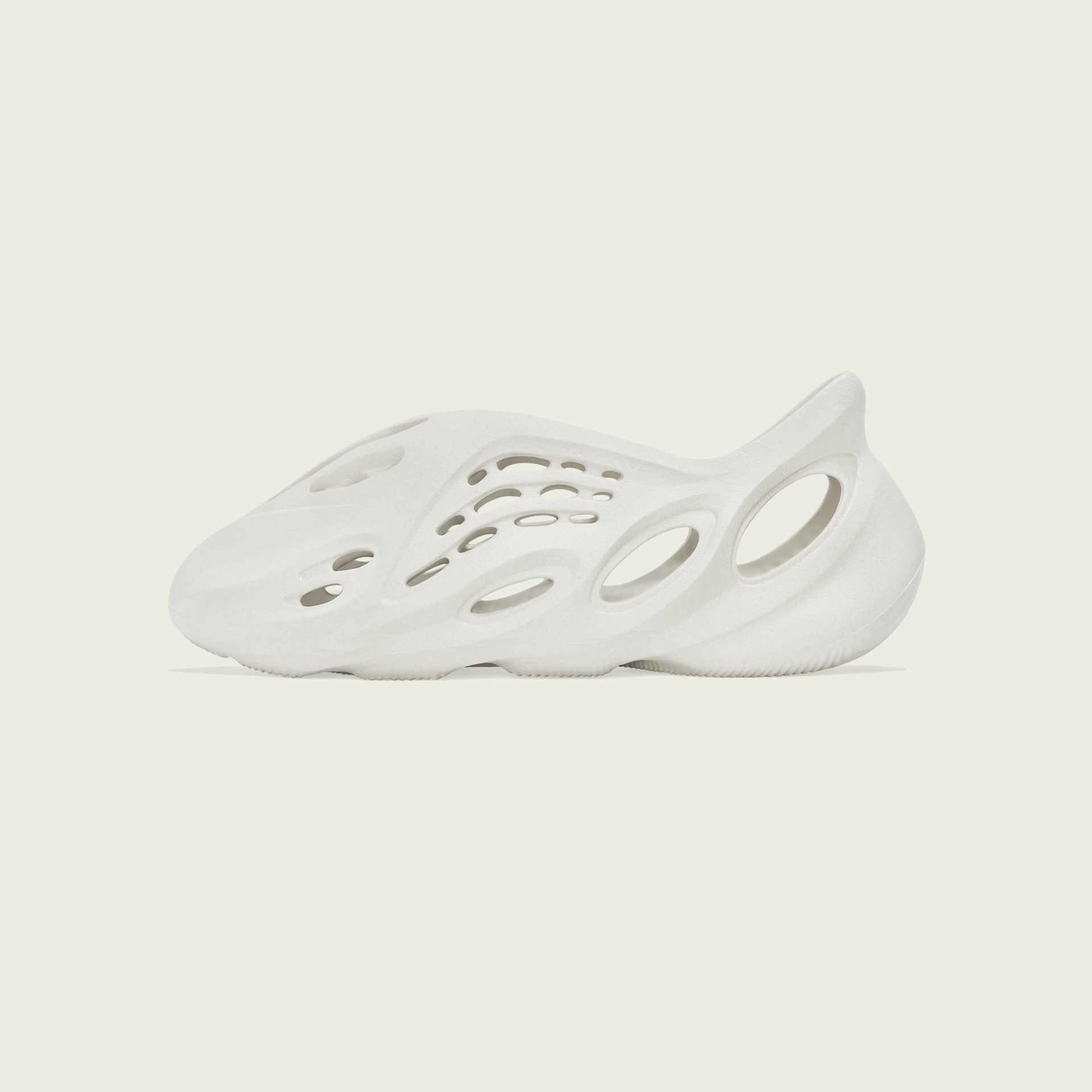 Adidas Originals | YZY FOAM RUNNER  { SAND