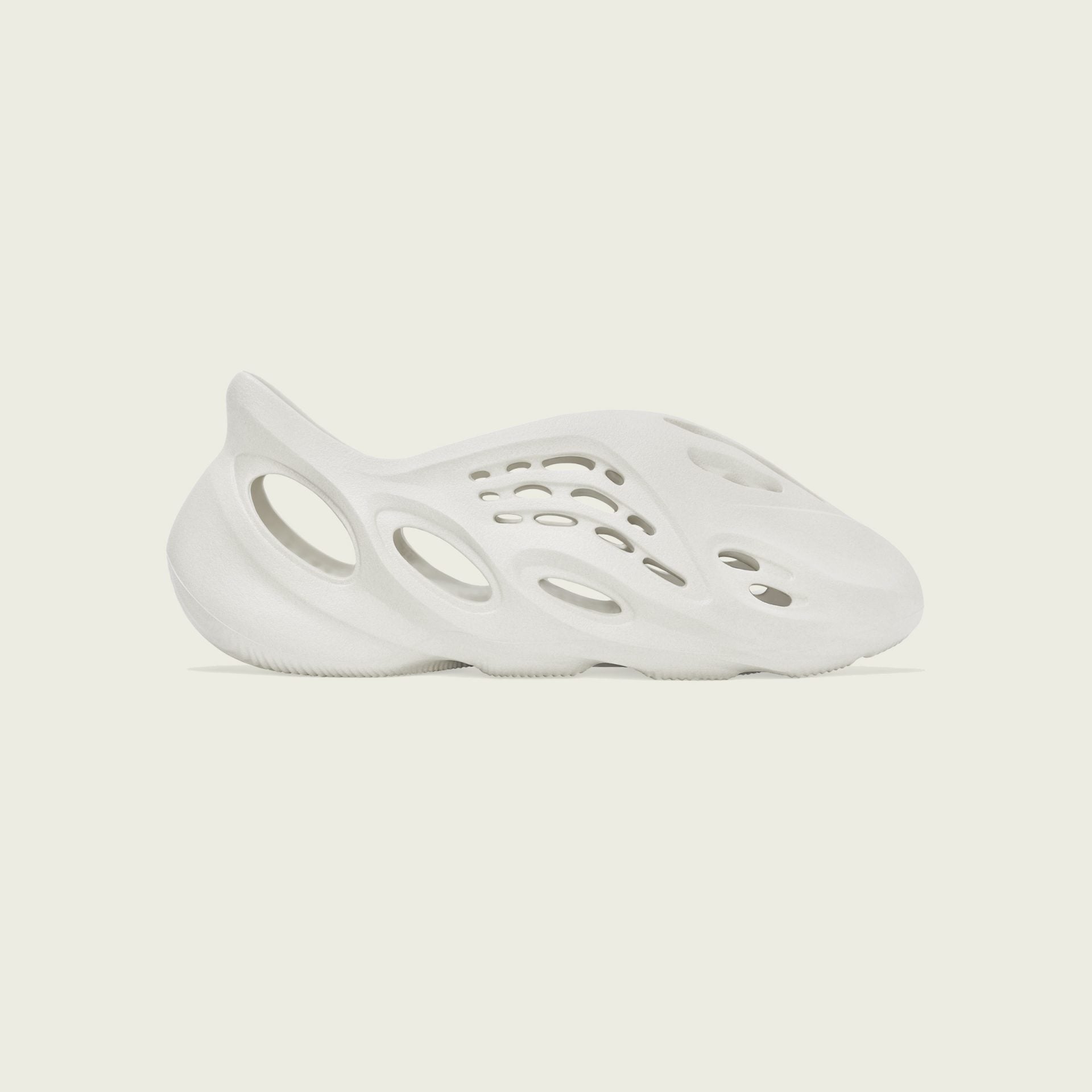 Adidas Originals | YZY FOAM RUNNER  { SAND