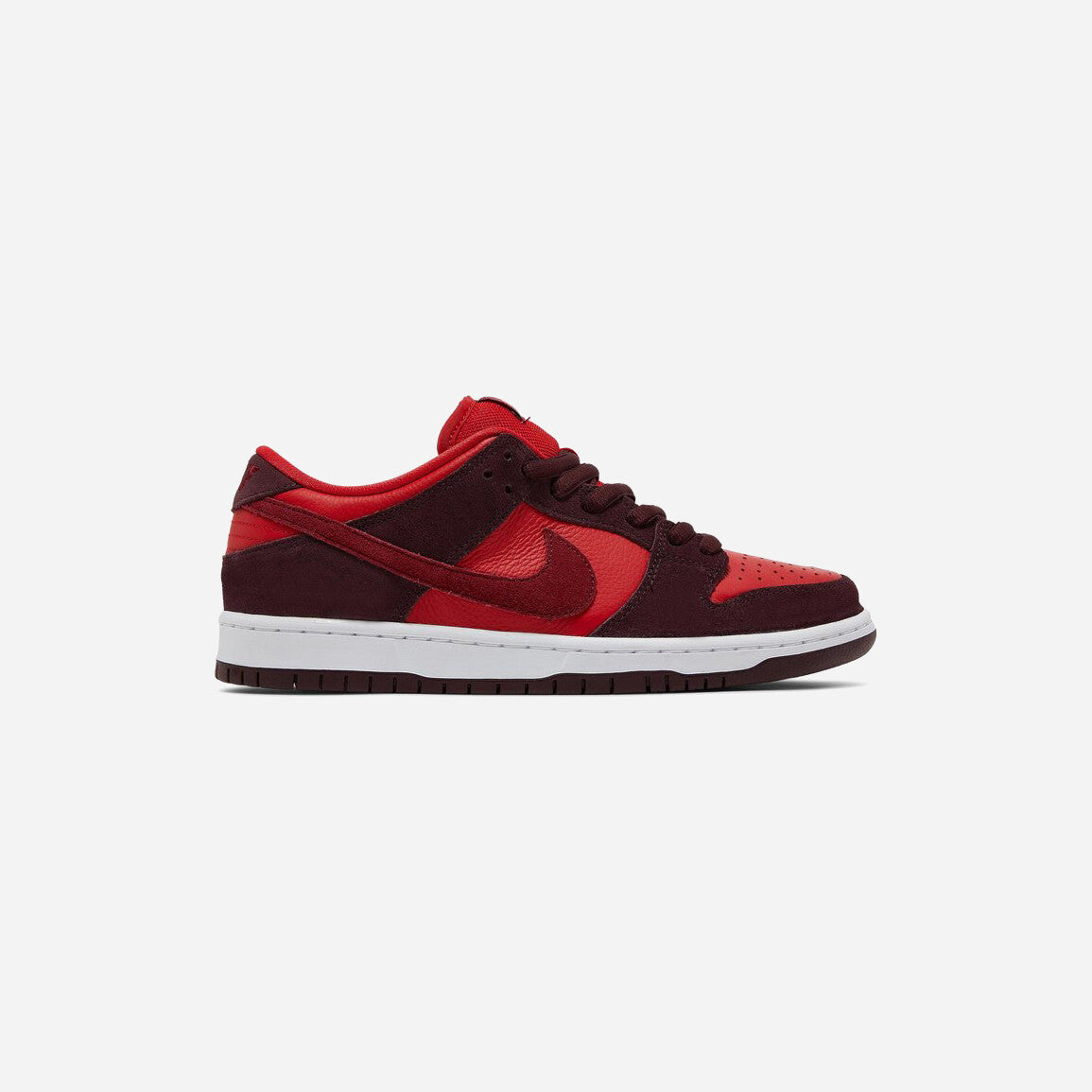 Nike SB Dunk Low Cherry