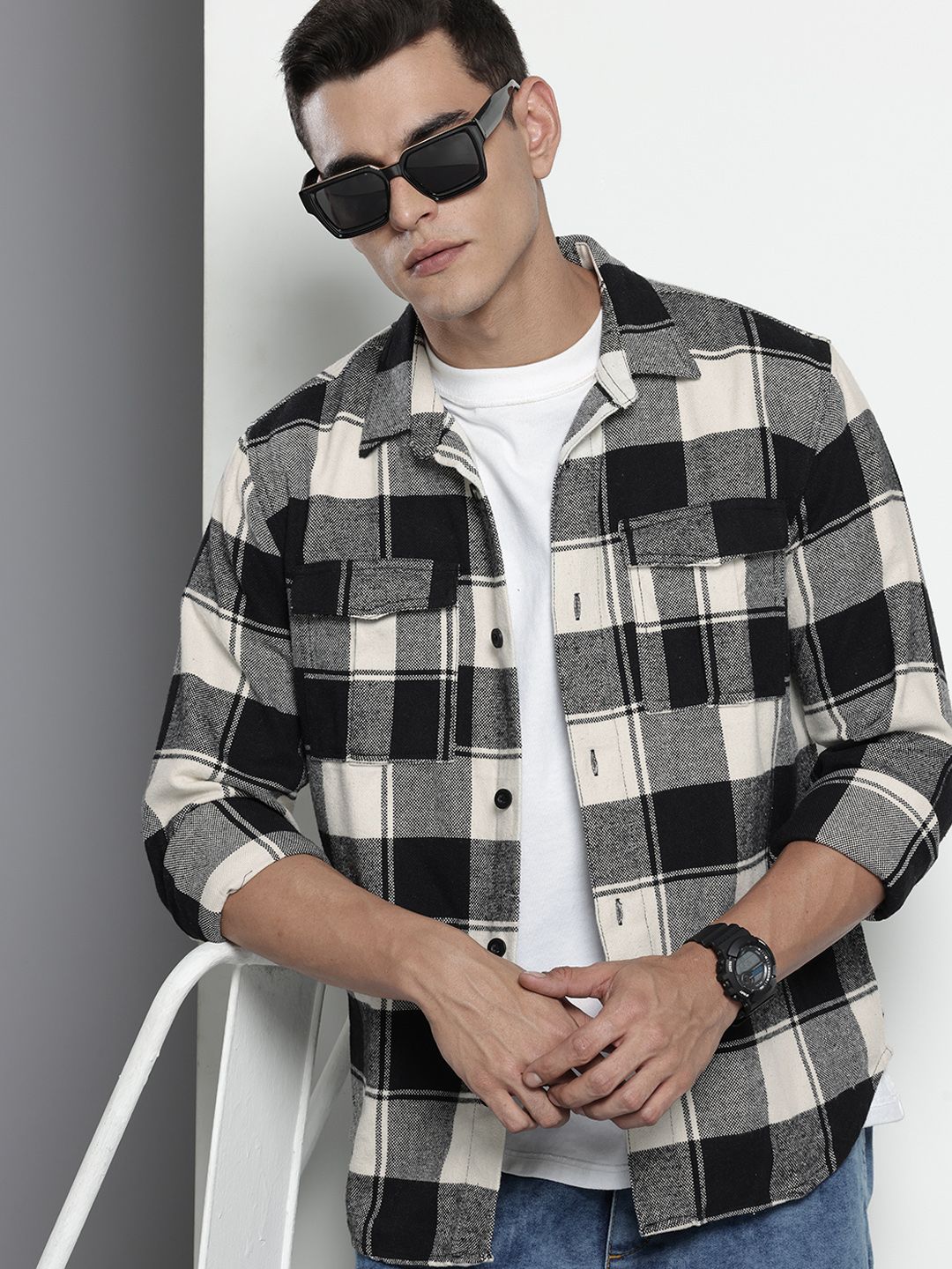 Men's Black Regular Fit Checked Casual Shirt