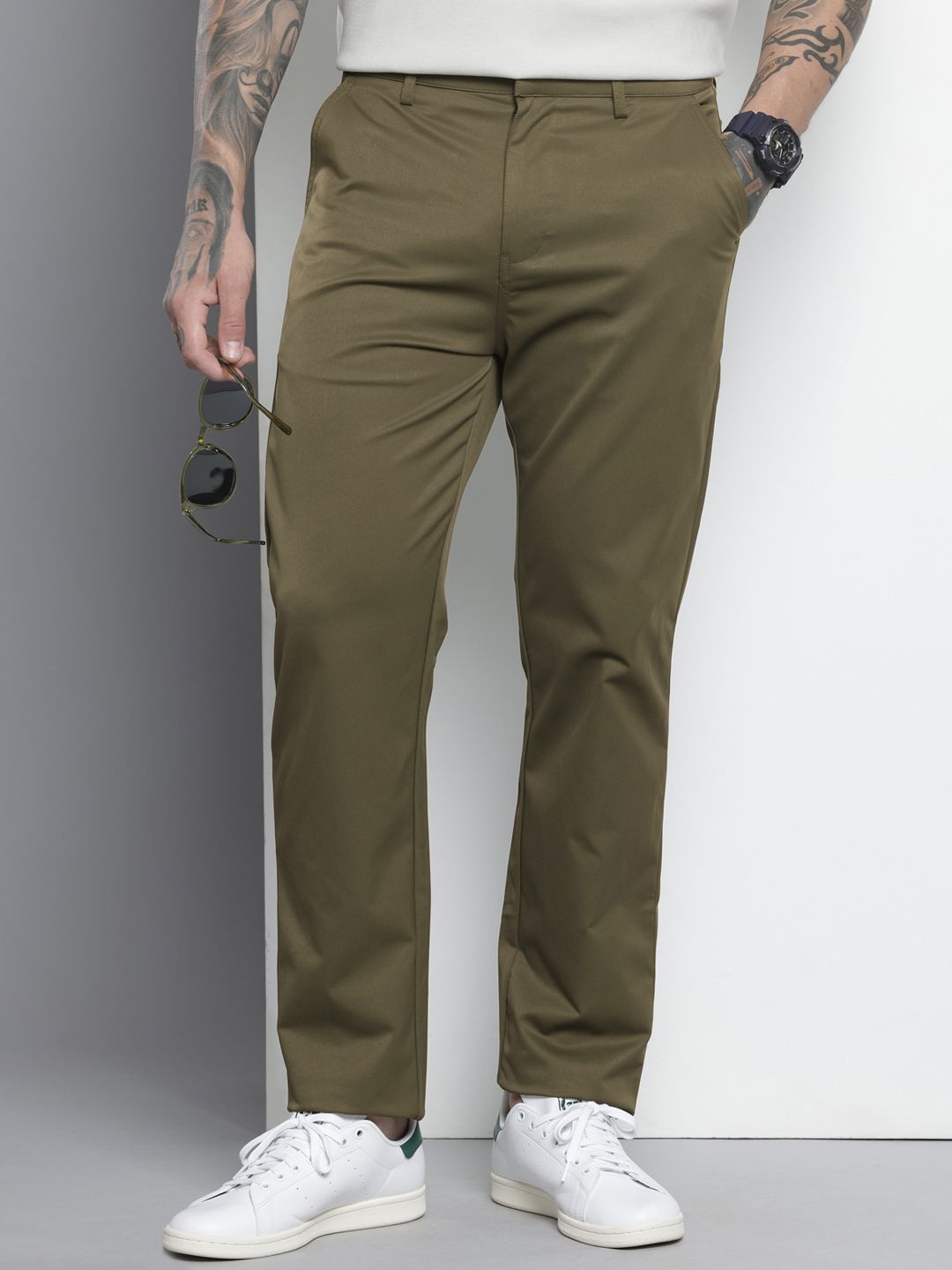 Men's Olive Regular Fit Solid Trousers