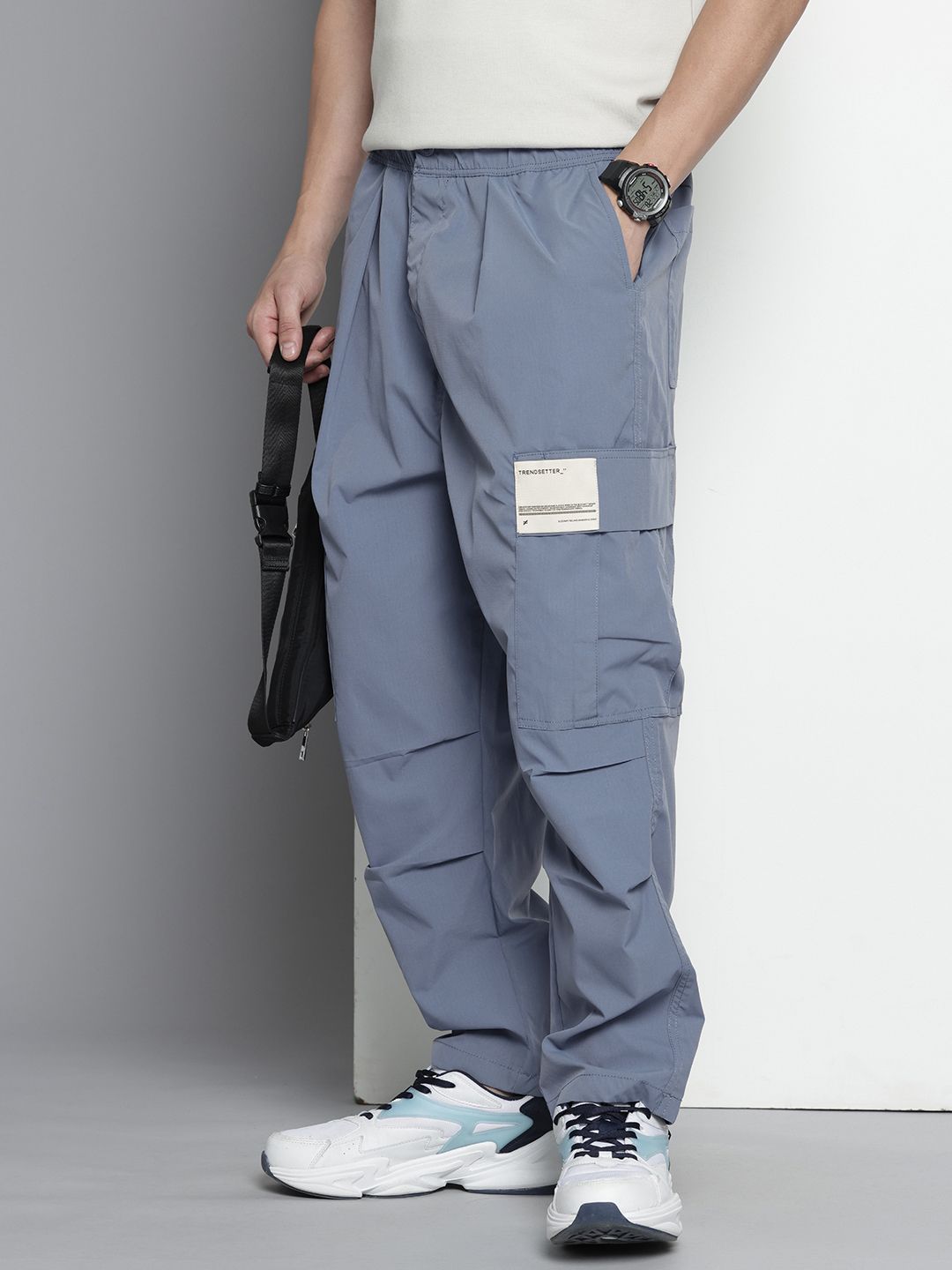 Men's Blue Loose Fit Textured Cargos