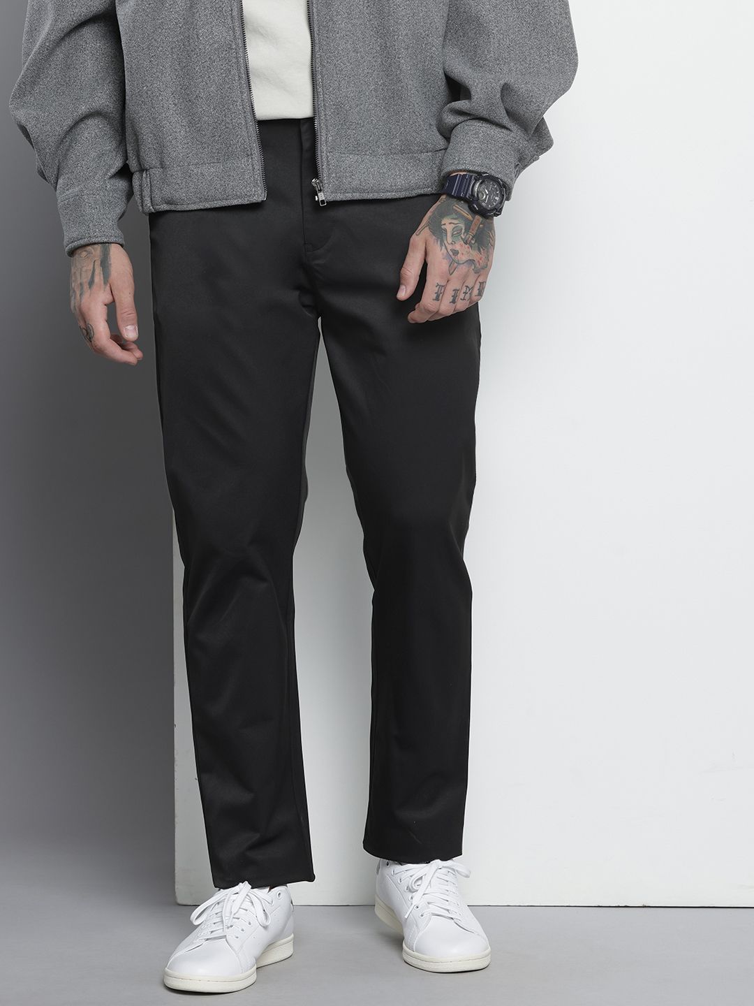 Men's Black Regular Fit Solid Trousers