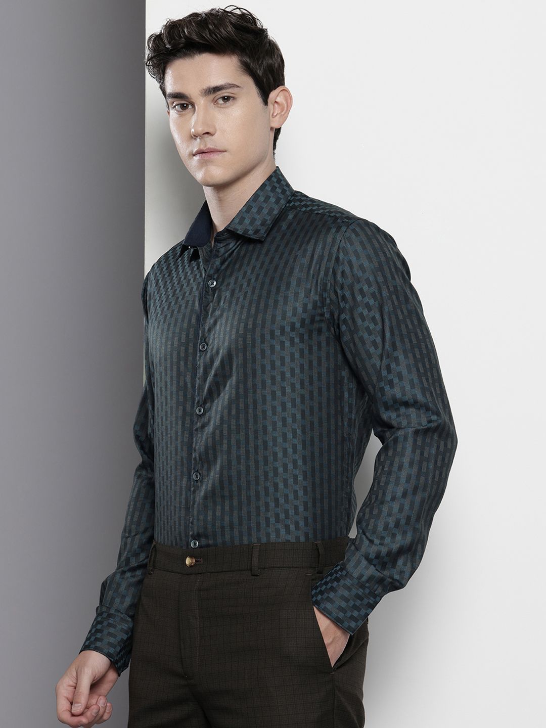 Men's Green Slim Fit Checked Formal Shirt