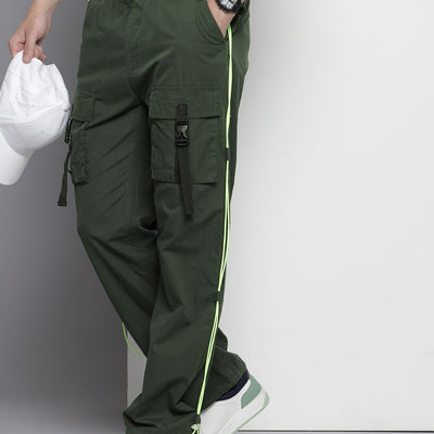Men's Green Relaxed Fit Solid Utility Cargo Jogger