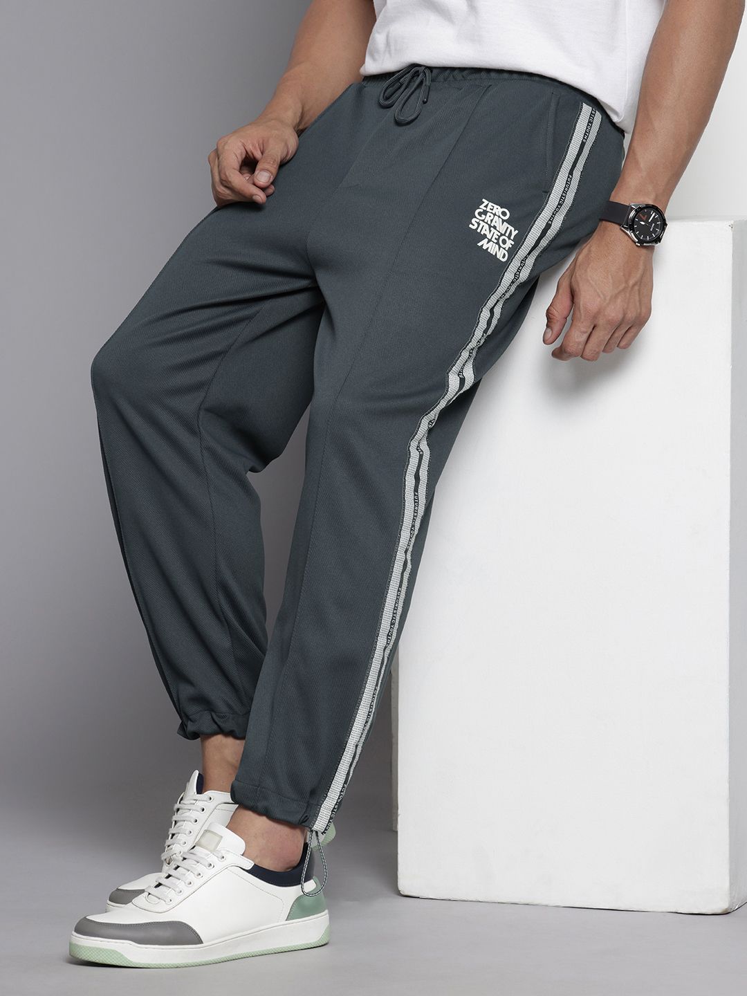 Men's Grey Relaxed Fit Printed Wide Leg Joggers