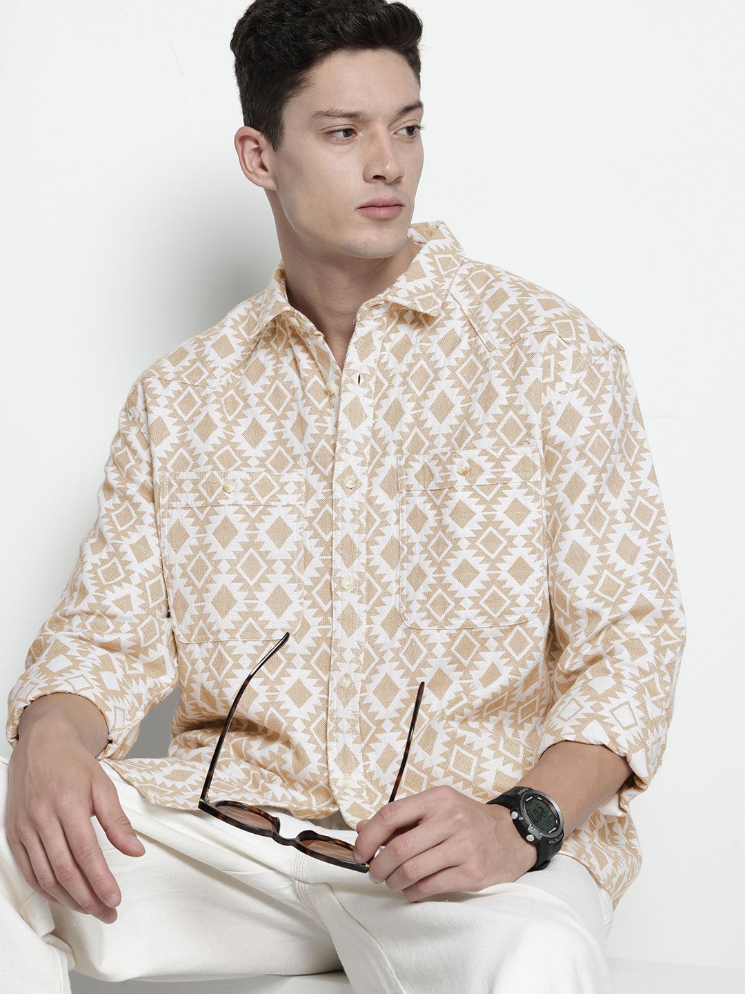 Men's Beige Relaxed Fit Geometric Print Casual Shirt