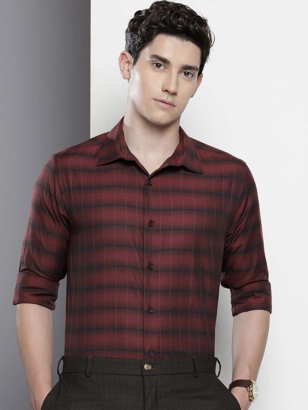 Men's Maroon Slim Fit Checked Formal Shirt