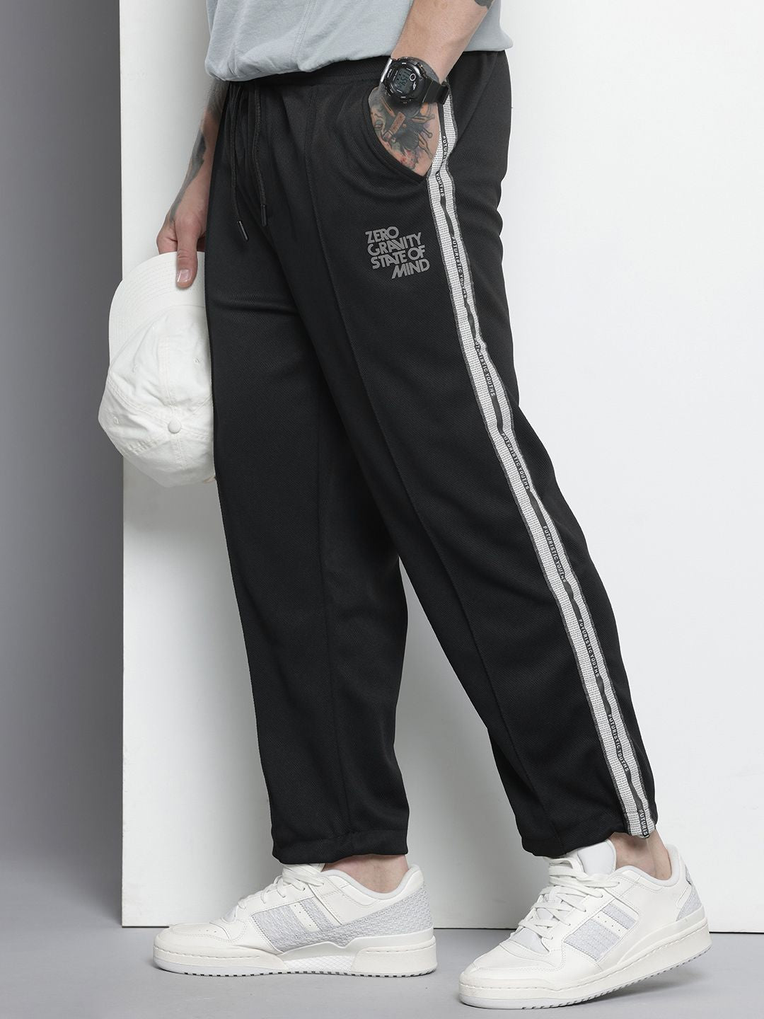Men's Black Relaxed Fit Printed Wide Leg Joggers