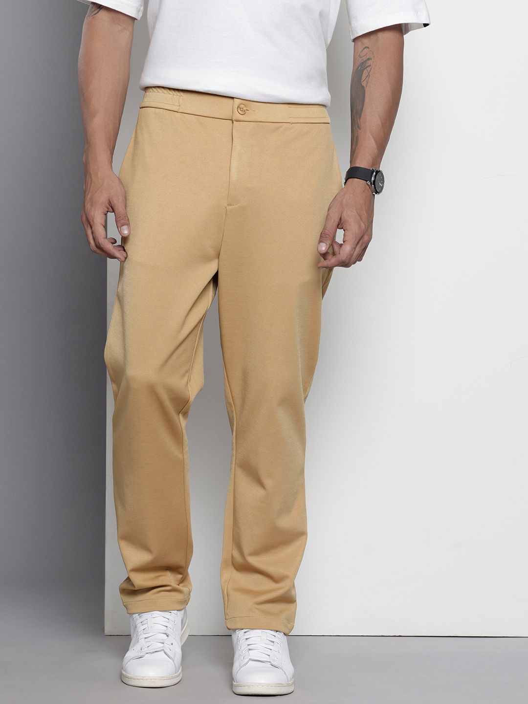 Men's Brown Relaxed Fit Solid Chinos