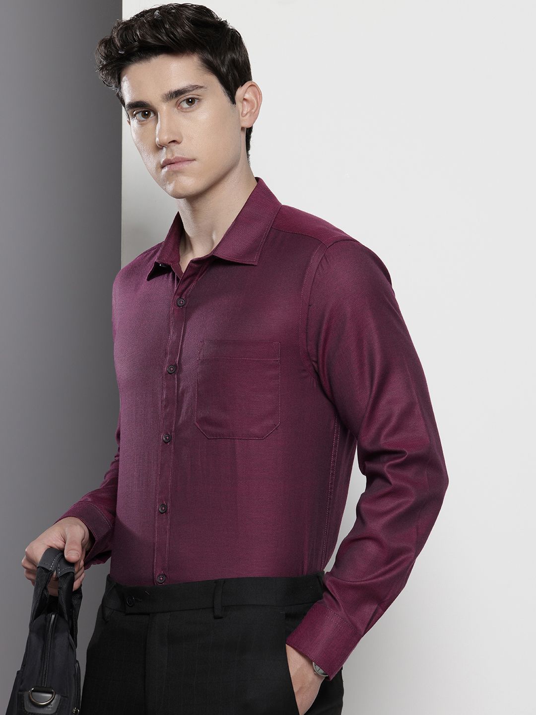 Men's Purple Slim Fit Solid Formal Shirt