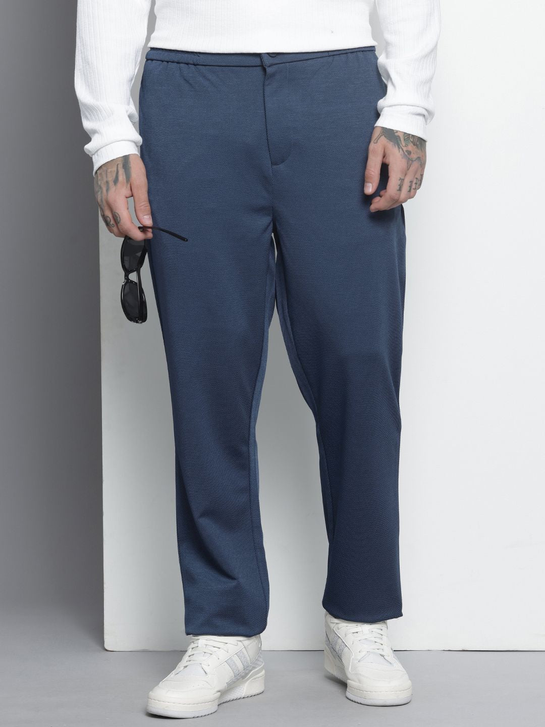 Men's Blue Regular Fit Solid Chinos