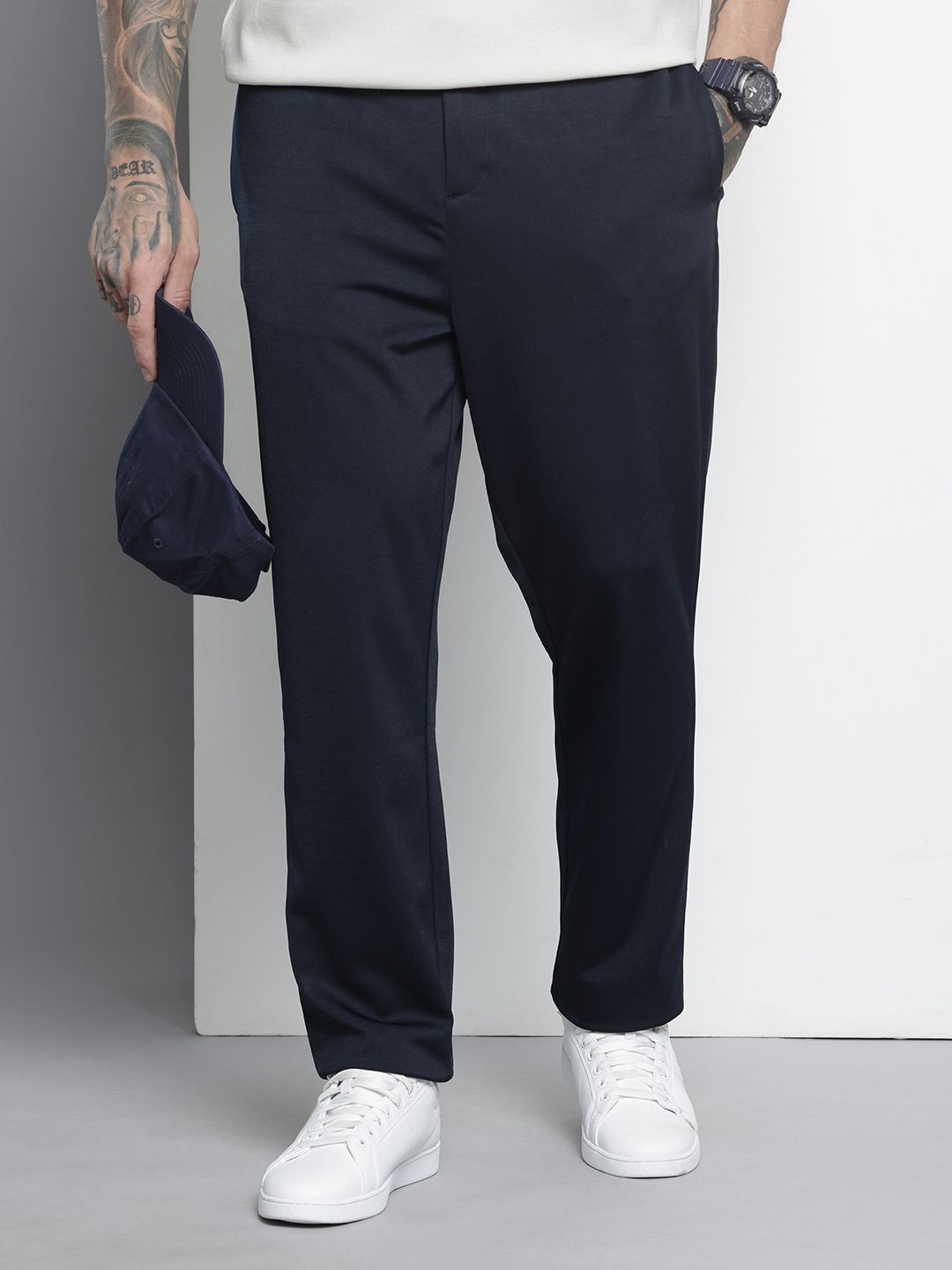 Men's Navy Blue Relaxed Fit Solid Chinos